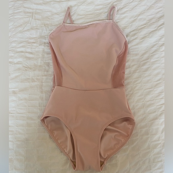Eleve Dancewear Other - Eleve light pink velvet ballet leotard